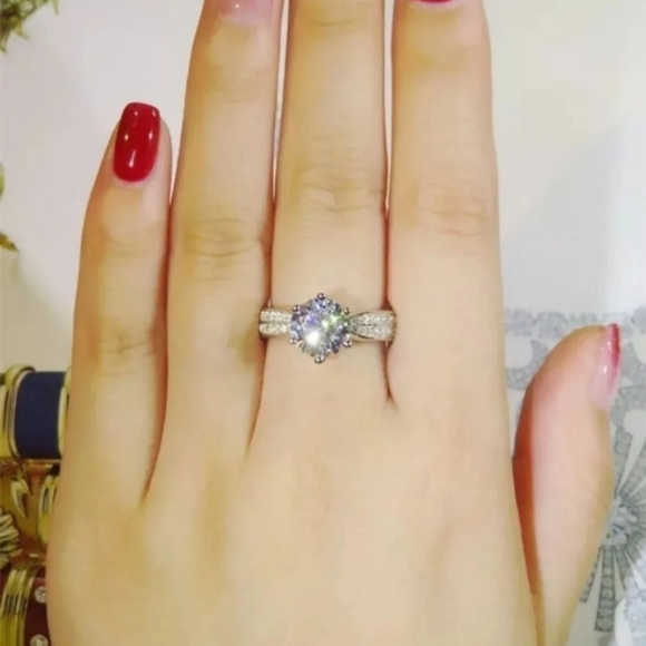 HOST PICK 😍 Gorgeous Engagement Ring. S6 - Picture 4 of 4